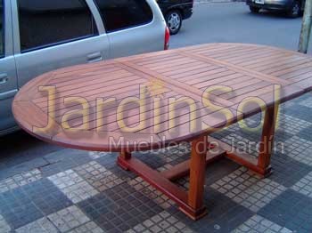 Mesa de madera extensible oval cerrada extendida